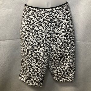 Blue Ice Bermuda shorts black/white floral print size 8 excellent condition